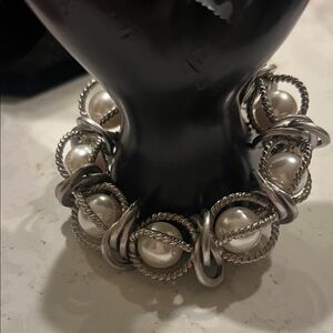 Elegant Silver and Pearl Bracelet
